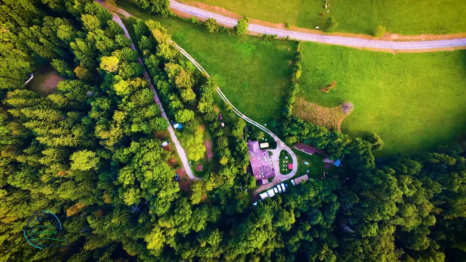 Camping l'Aventure tussen de bomen